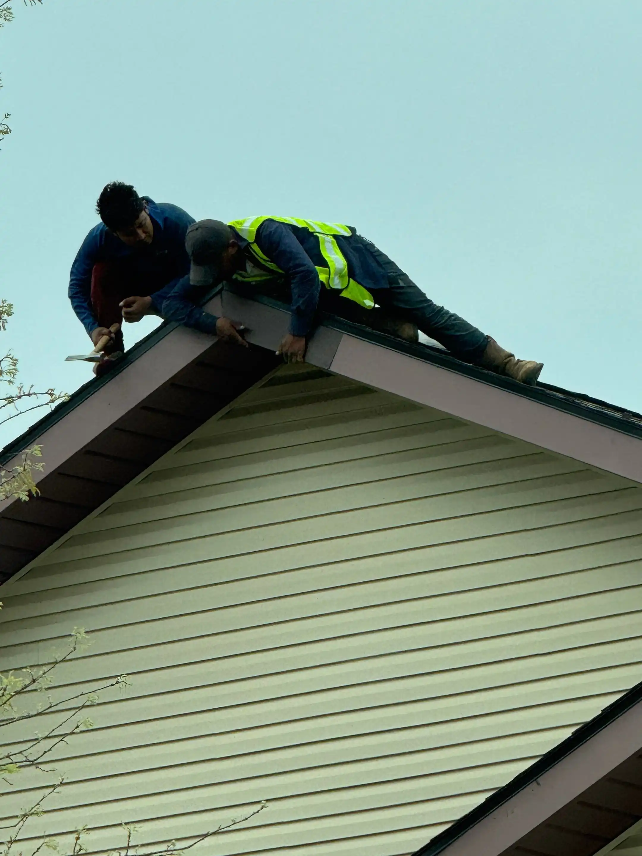 Warning Signs a Commercial Roof Needs Replacement in Winchester